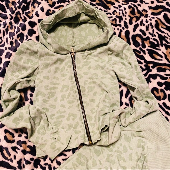 Leggings Two Piece Set - Picture 2 of 2